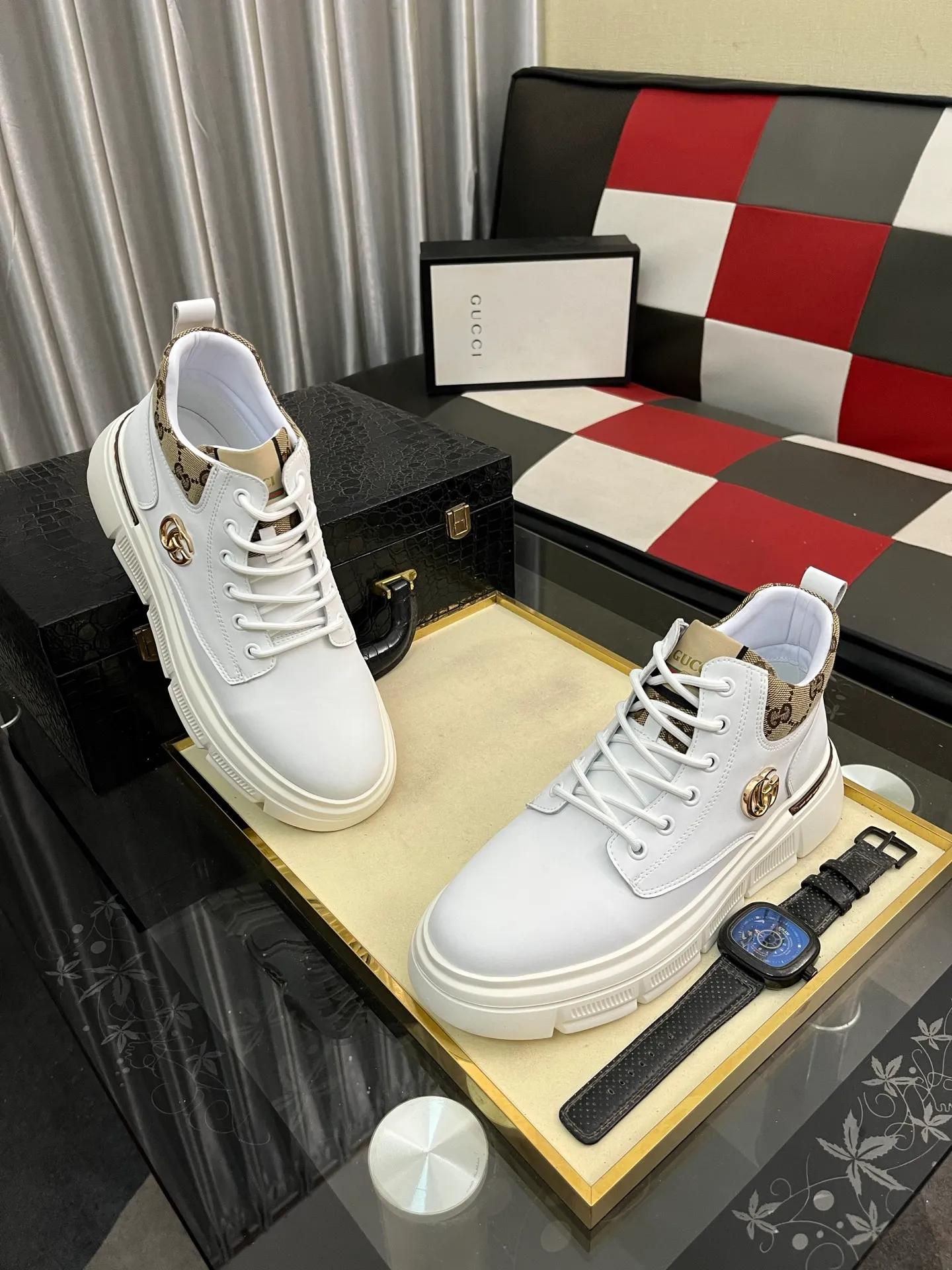 Men's shoes💰440⌚️⌚️[GUCCI] Gucci men's casual shoes are absolutely popular🔥The ultimate matching item for trendy men! The charm of super texture is irresistible, the main recommendation, the flower leather color is bright! The upper is made of high-quality cowhide + breathable fabric, sheepskin feet, wear-resistant rubber sole, noble and elegant! Extremely comfortable🎁🎁You can be as handsome as you want💪 38-442️⃣colors available